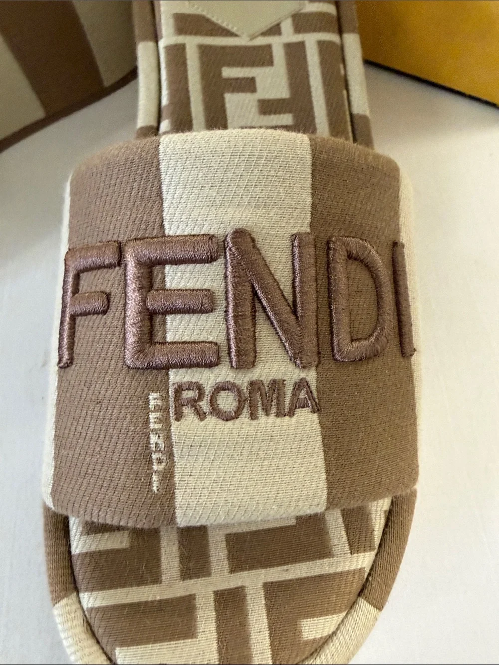 Fendi FF Logo Slide Sandals NWT Full set size 39